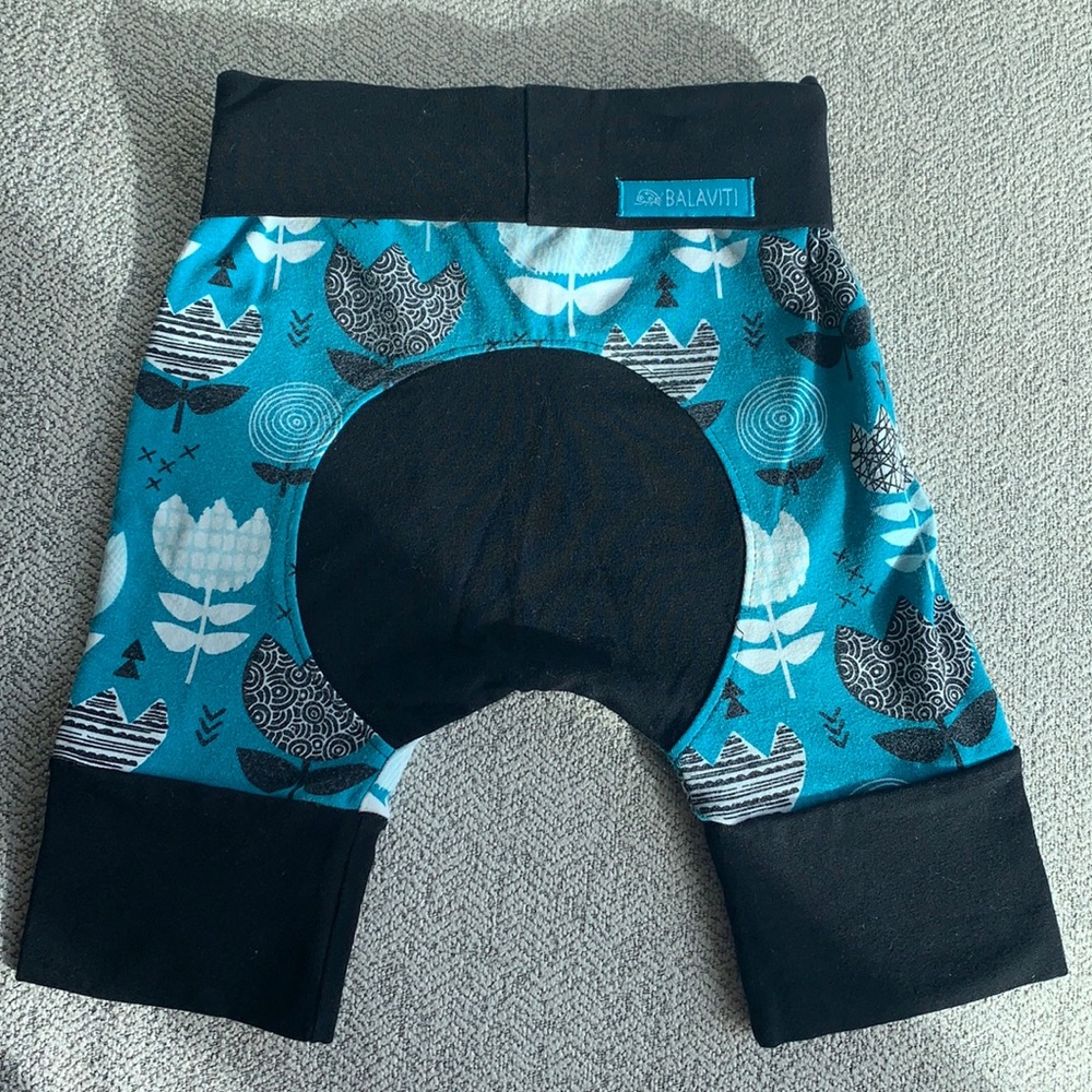 Balaviti shorts size 6m-3t